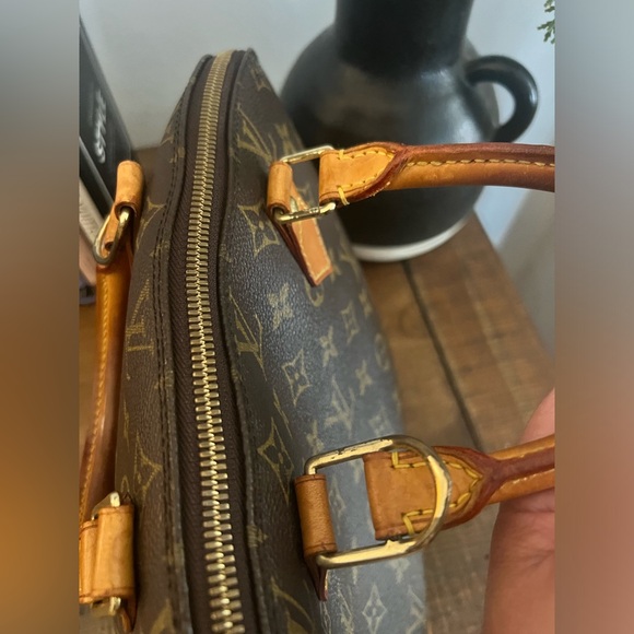 Louis Vuitton Alma (With COA) - Picture 3 of 15